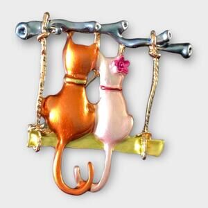 BROOCH GOLD TONE PIN 2.1" ENAMEL ANIMAL PINK And ORANGE CAT ON SWING
